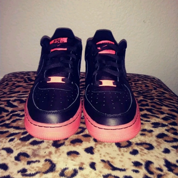 neon pink air force 1